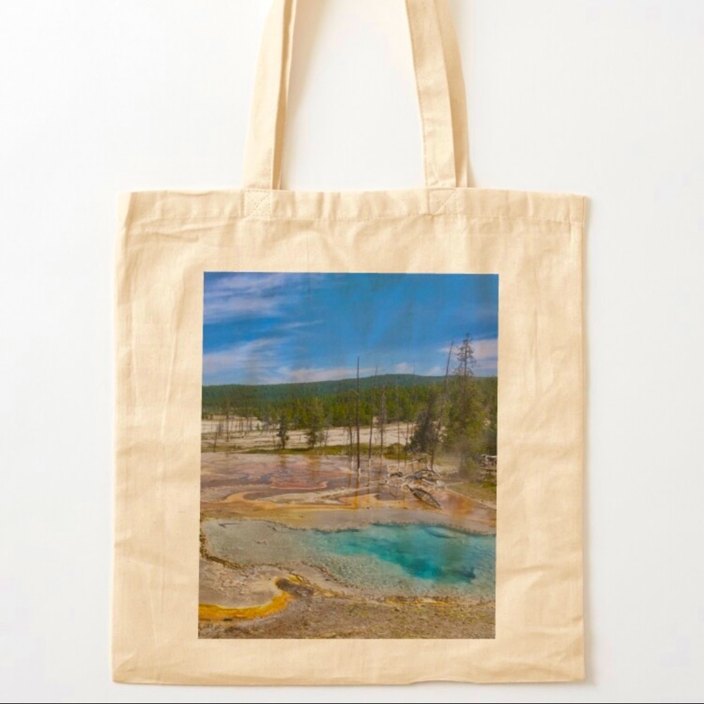 “Soft girl” inspired tote bags